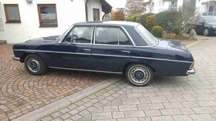 Mercedes Benz Strich 8 200D mit Schiebedach
