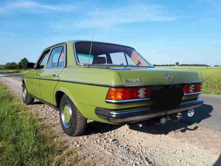 Mercedes-Benz W 123 Limousine 230 E Automatik H-Kennzeichen agavengrün 1982er