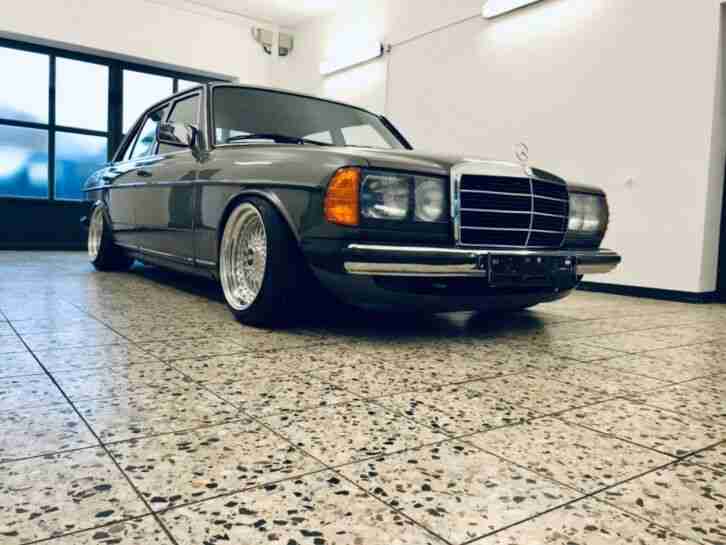 W123 Stance