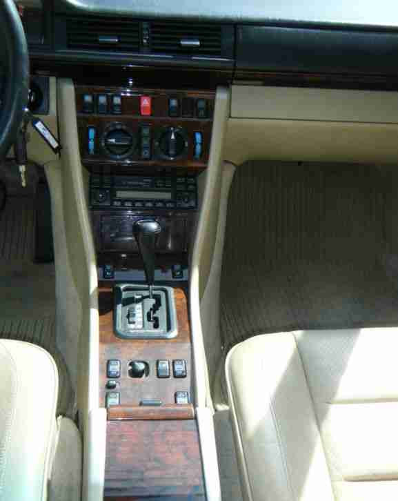 Mercedes Benz W124 Kombi T-Modell E 320 Volle Aussattung Leder Klima el. Sitze