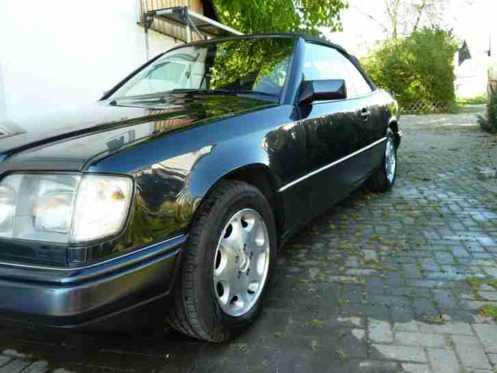 Mercedes Cabrio W124 E320 Smaragdschwarz Leder