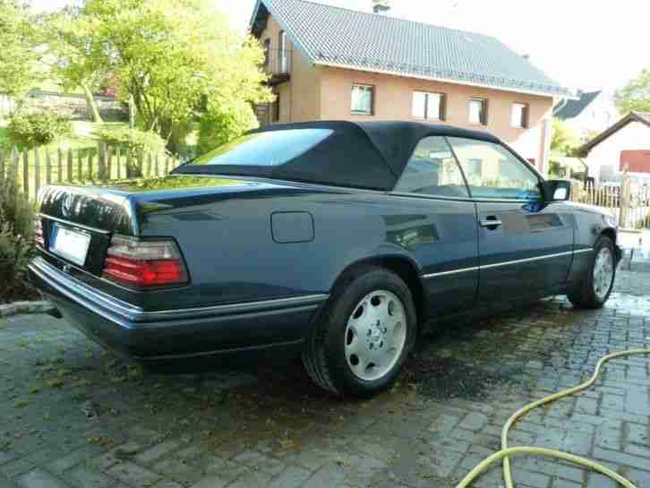 Mercedes Cabrio W124 E320 Smaragdschwarz Leder