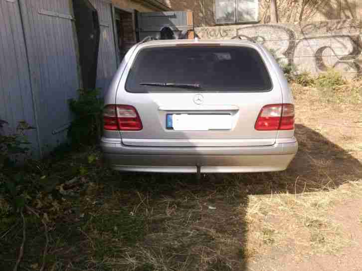 Mercedes E 240 W210 Bj. 2001 Tüv 12.2018 mit Standheizung + Anhängerkupplung,