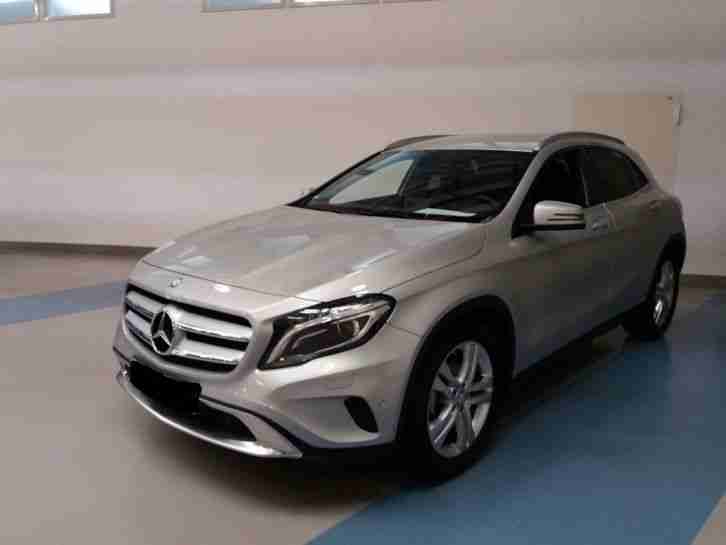 Mercedes GLA 180 Urban - silber metallic Standheizung........