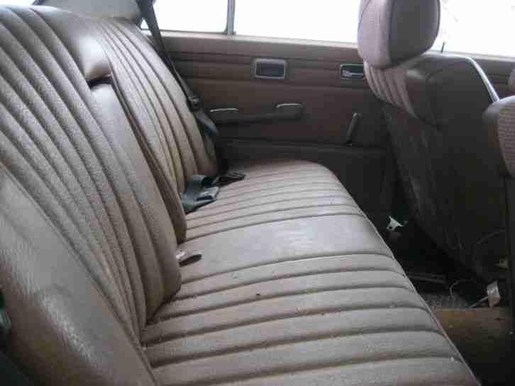 Mercedes Oldtimer W 115, 200 D Scheunenfund , Restaurierungsobjekt