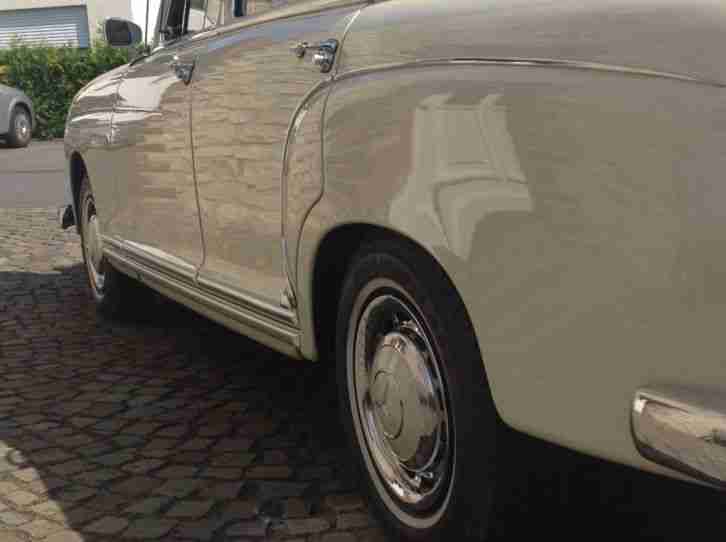 Mercedes Ponton 220S, sehr schön restauriertes Fahrzeug, Baujahr 1958
