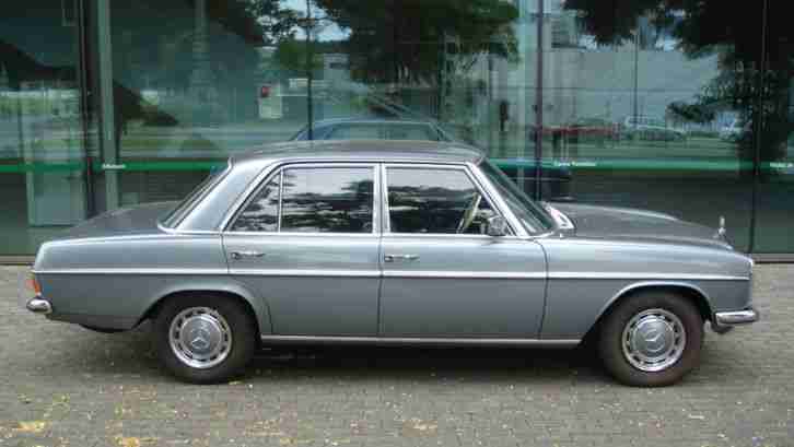 Mercedes W115 - 200 D - 1974 - blaugraumet. restauriert + im sehr guten Zustand