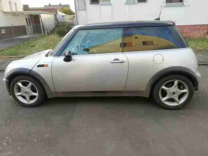 Mini Cooper/ 1599 ccm / 116 PS / Klima / Panorama / Harman Kardon/ TÜV /gepflegt