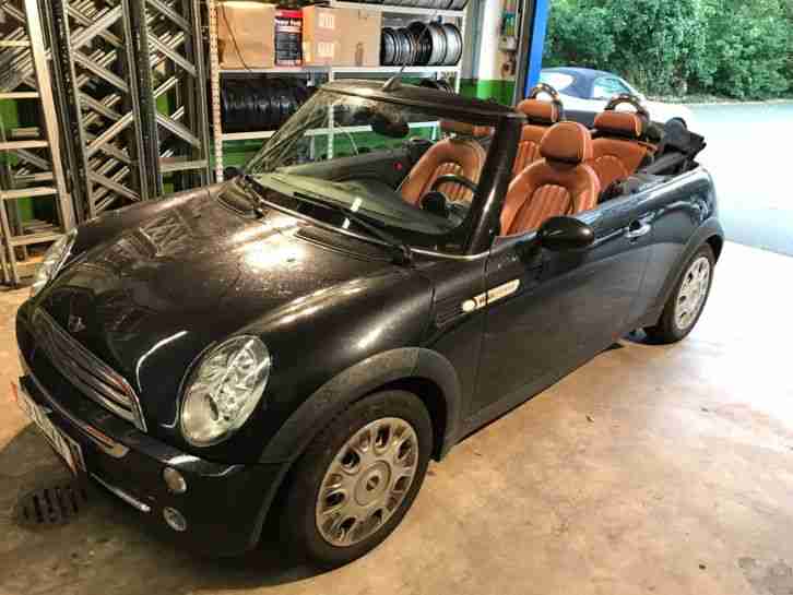 Cooper S Cabrio Sidewalk