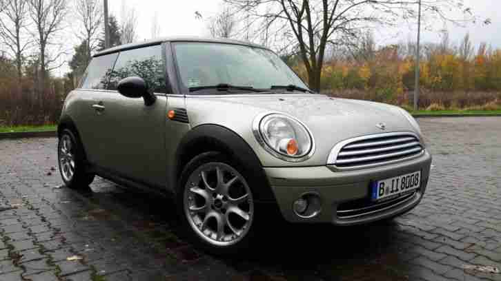 Mini Cooper mit Vollausstattung von Stefanie Kloß / Silbermond. Leder, Automatik