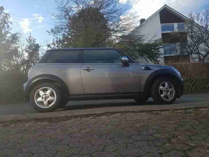 Mini One 2009 sehr guter Zustand Start Stop Funktion Panoramadach