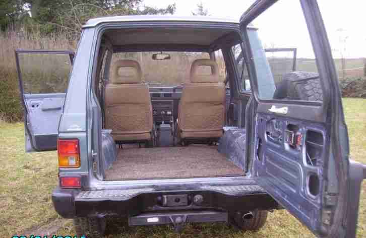 Mitshubishi Pajero Allrad Geländewagen Turbodiesel erste Serie 95PS AHK