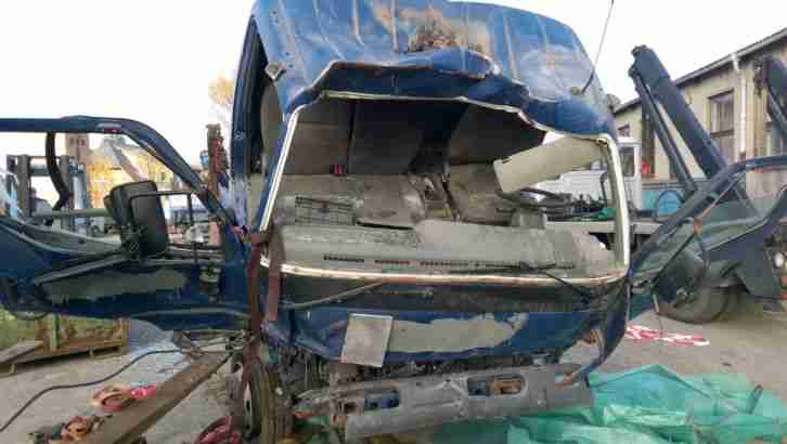Mitsubishi Canter absetzkipper Unfall