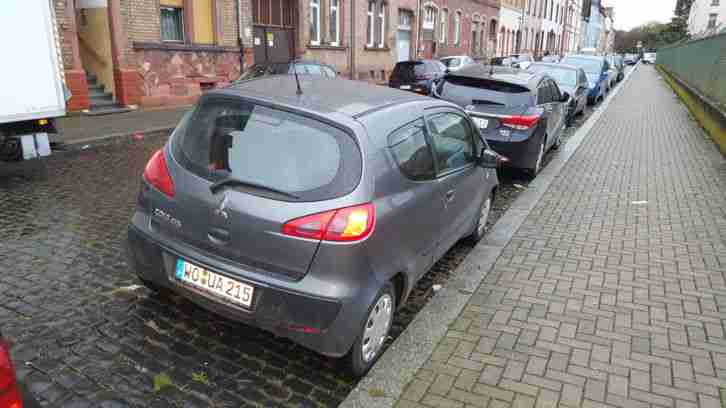 Mitsubishi Colt 1.1 CZ3 Bj 2005 Tüv NEU 10/2018 1ste Hand