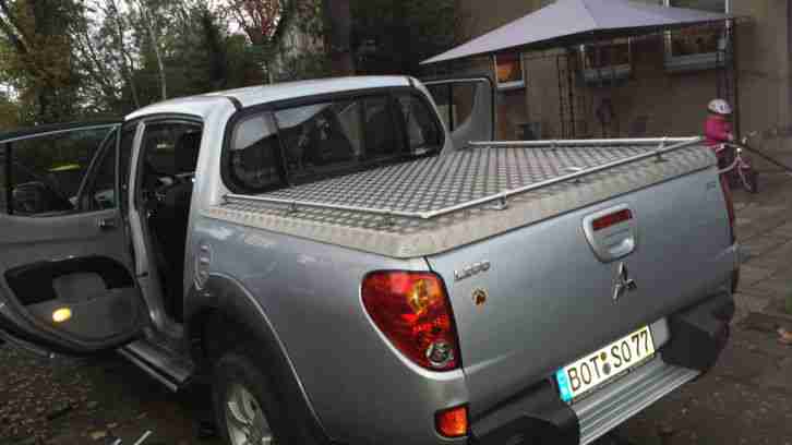 L 200 2.5 l mit Laderaumabdeckung