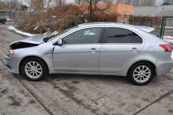 Mitsubishi Lancer 1.6 ClearTec 1.Hand top Zustand 56TKM Xenon Unfallwagen !!!!