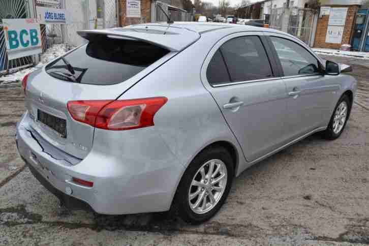Mitsubishi Lancer 1.6 ClearTec 1.Hand top Zustand 56TKM Xenon Unfallwagen !!!!