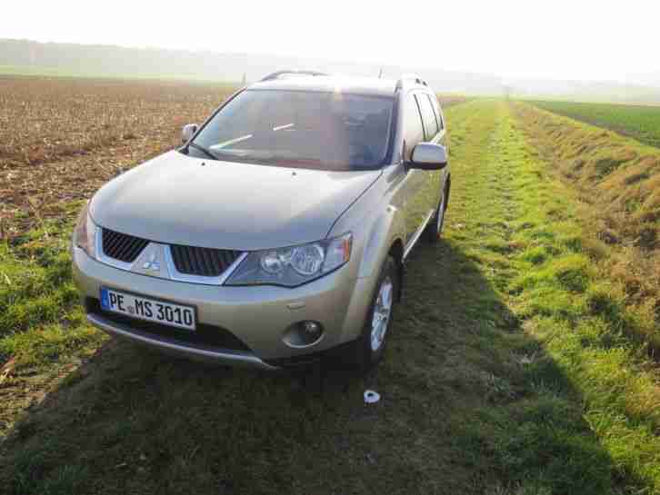 Mitsubishi Outlander 2,4 Instyle nur 53500 KM