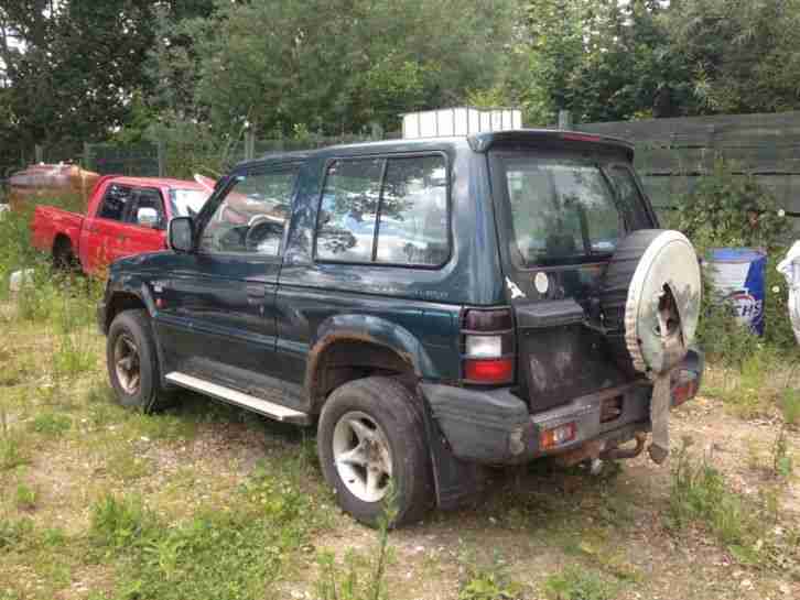 Mitsubishi Pajero 2.5 Diesel Geländewagen