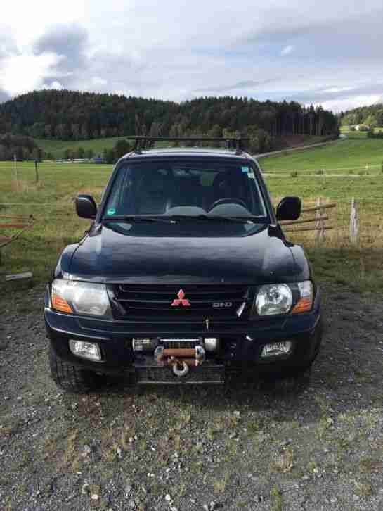 Mitsubishi Pajero 3.2 DI-D Automatik 5 Türen 7 Sitze Seilwinde chrompaket
