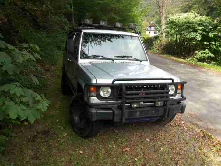 Mitsubishi Pajero LO40 3,0 Liter