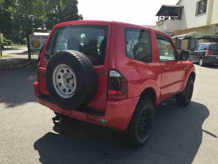 Mitsubishi Pajero V60