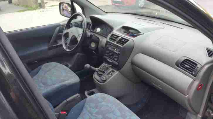 Mitsubishi Space Runner