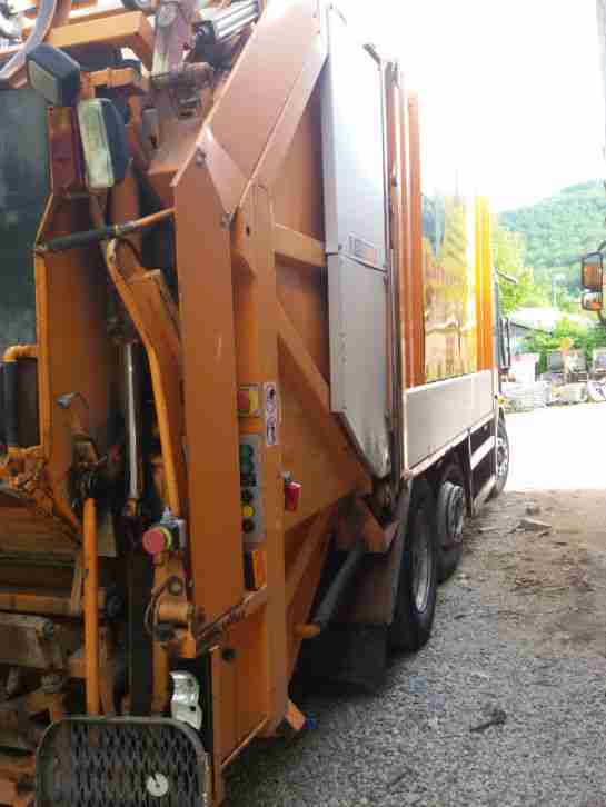 Müllwagen Daimler CHRYSLER