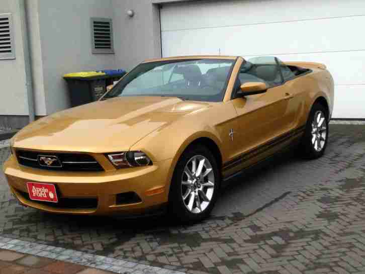 Mustang Cabriolet EZ 12/2013 ! Nur 4700 KM ! Wie Neu ! Pony Ausstattung !