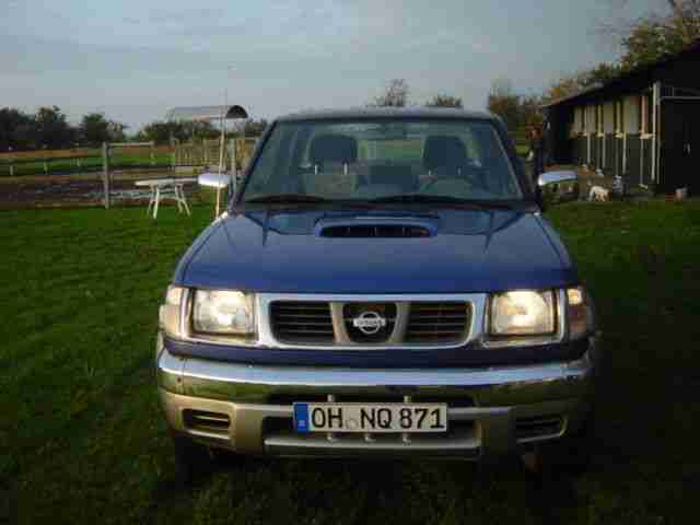 NISSAN NAVARA D22 LKW 2,5 TD BASTLERFAHRZEUG!