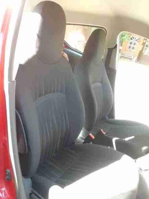 NISSAN PIXO - 1.0 rot 5-Türer sparsamer Flitzer aus 1. Hand