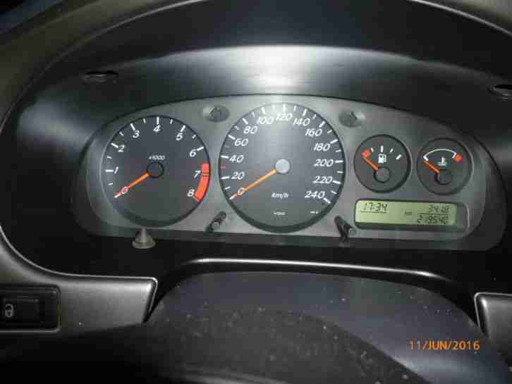 NISSAN PRIMERA Traveller Kombi -1,8 P11 84KW Benzin - mit Alpine Soundanlage