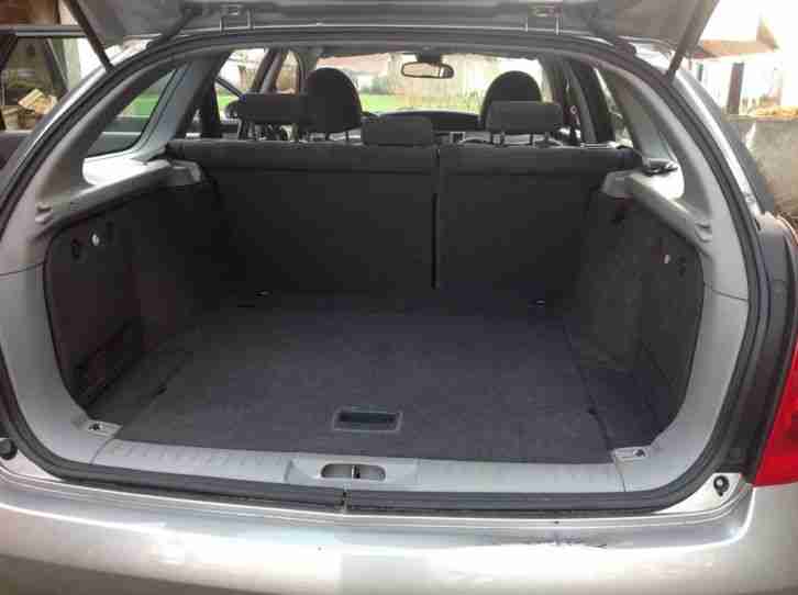 NISSAN Primera Kombi-Limousine Benziner 1,8 (85kW/116PS)