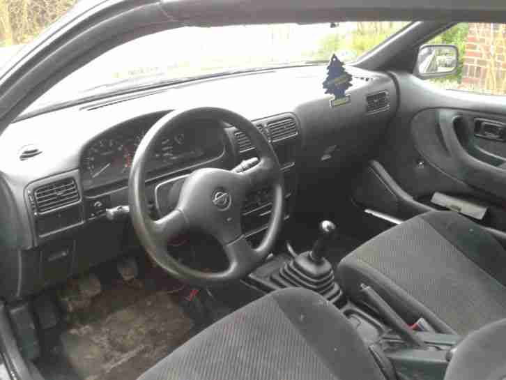 Nissan 100 NX
