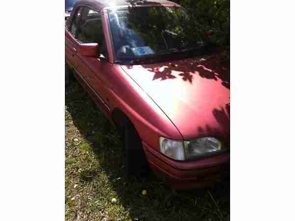 Nissan 100NX und Ford Escort Cabrio