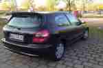 Almera 1.5 Sport schwarz 90 PS