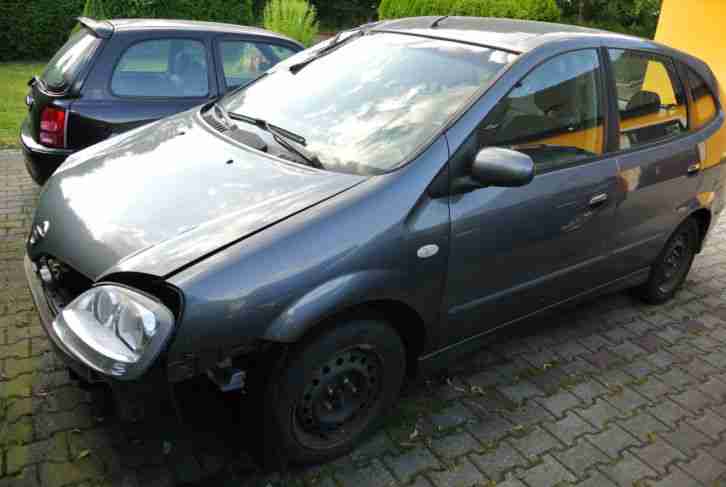 Almera Tino 2.2