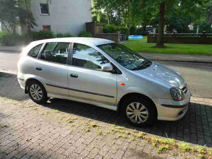 Nissan Almera Tino 2,2 D