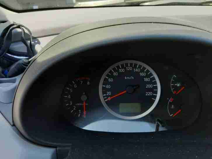 Nissan Almera Tino BJ 2003