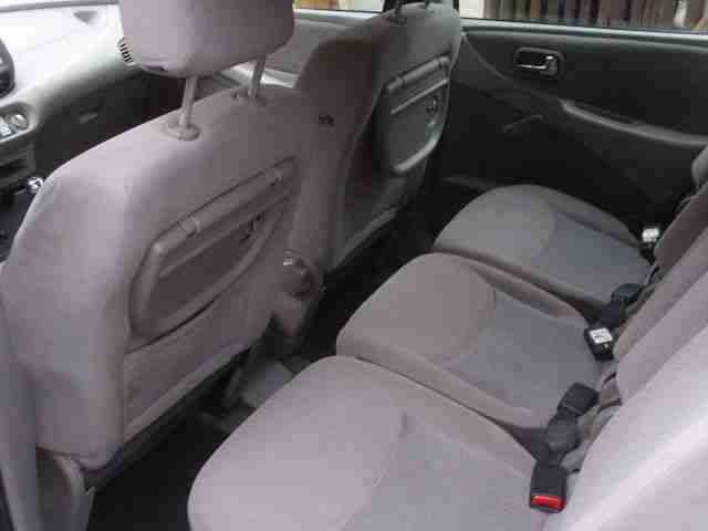 Nissan Almera Tino Bj . 2001