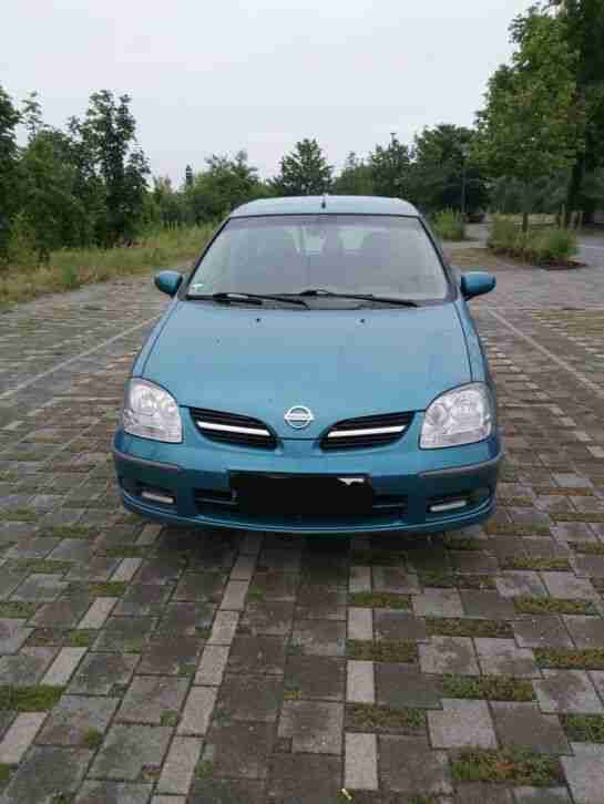 Nissan Almera Tino