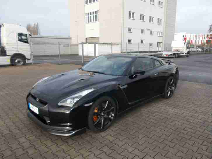 Nissan GTR R35 Black Edition Porsche AMG M3 RS4 C63