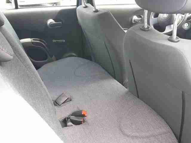 Nissan Micra 1