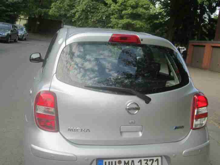 Nissan Micra 1, 2 silbermetallic, Garagenwagen