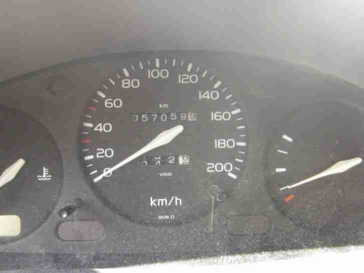 Nissan Micra K11 mit nur 57000 Km. Tüv 08/2016 sparsam lila.