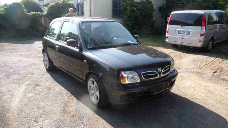 Nissan Micra, schwarz, Baujahr 2001