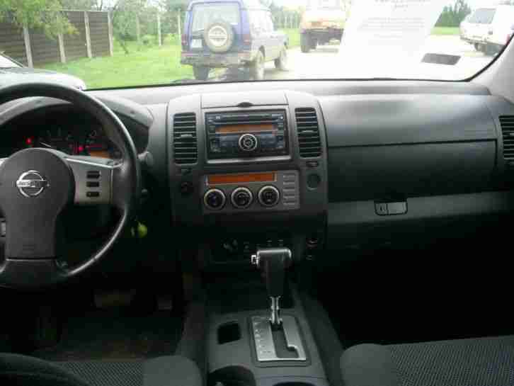 Nissan Navara 2.5D Autm. Doppelkabine Lkw-Zulassung