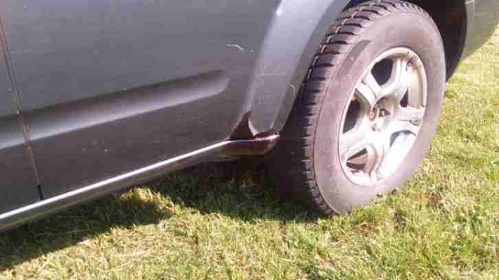 Nissan Pathfinder Schwedischen Papieren kein Navara