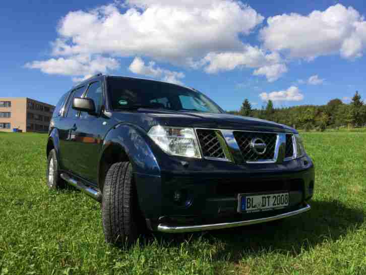 Nissan Pathfinder in toller Optik
