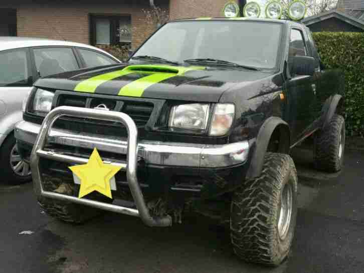 Nissan PickUp 4x4 Monster King Cab